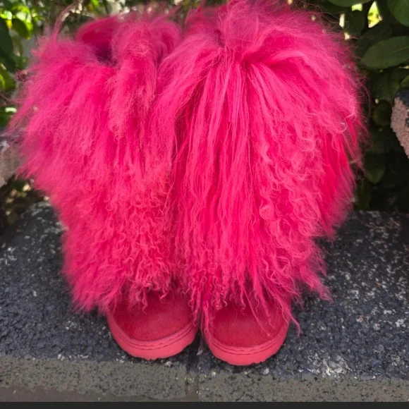Bearpaw Hot Pink Faux Fur Winter Boots | Y2K Maximalist Snow Boots - Picture 2 of 6